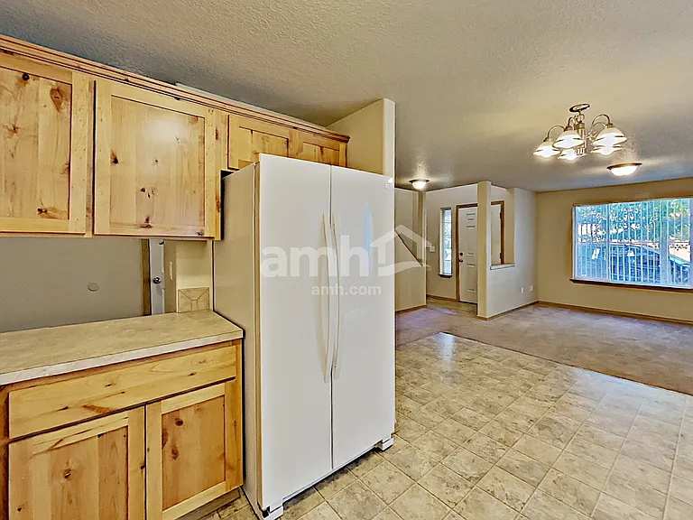 2132 E 3rd St — Photo 5