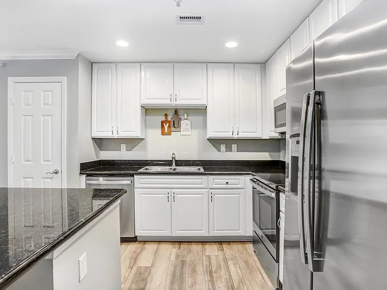 9838 W Park Village Dr #9838 — Photo 10