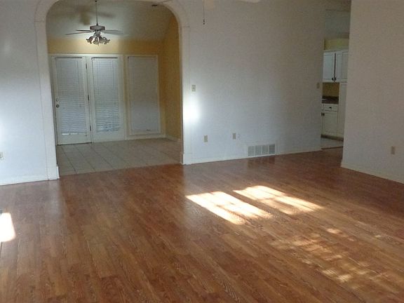 5th image of 1775 River Park Cv