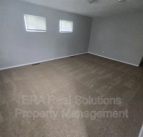 2236 Brentnell Ave — Photo 9