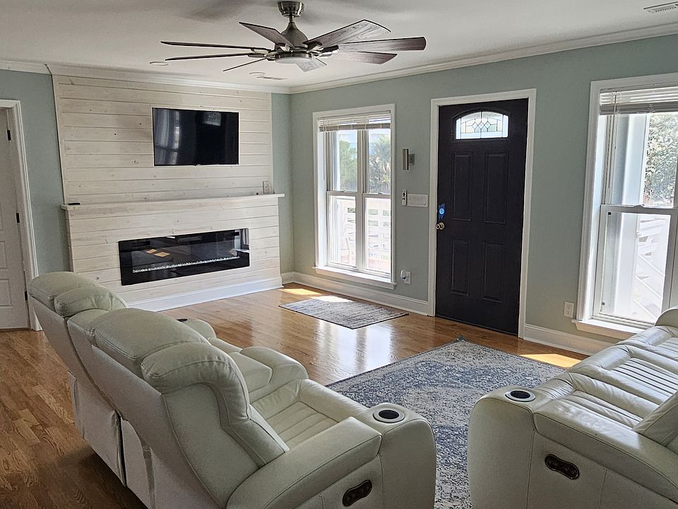 1st image of 103 Carolina Sands Dr