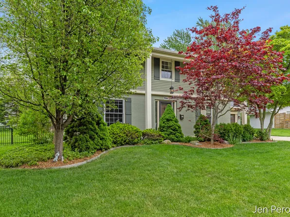 1646 Laurel Ave SE, East Grand Rapids, MI 49506