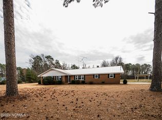 1982 Rowan Rd, Lumberton, NC 28358