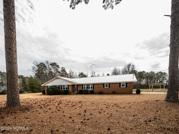 1982 Rowan R Road, Lumberton, NC 28358