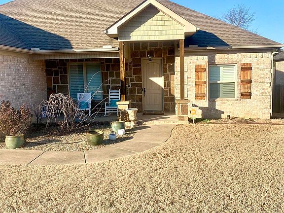 3rd image of 1307 Oak Glenn Pl