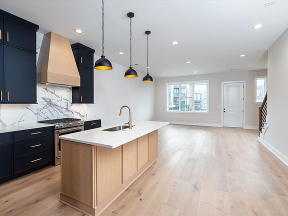 4th image of 3207B Long Blvd