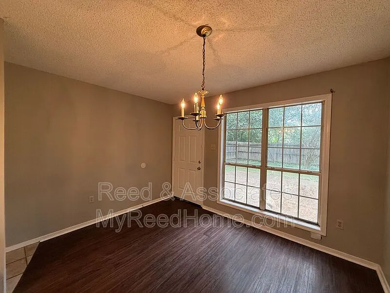 2 bed, 1.5 bath, 1008 sqft, $1,350 — Photo 4