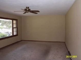 4664 Pepper Dr, Rockford, IL 61114