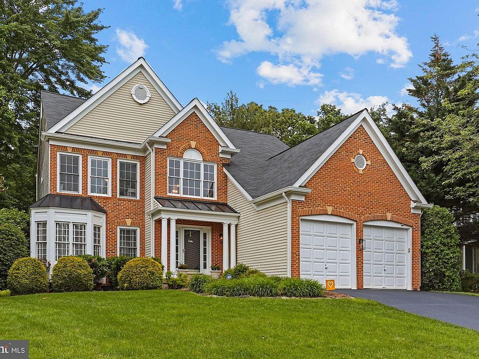 1st image of 2582 Holly Manor Dr