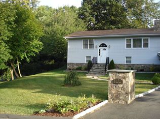 2 Adams Dr, Bethel, CT 06801