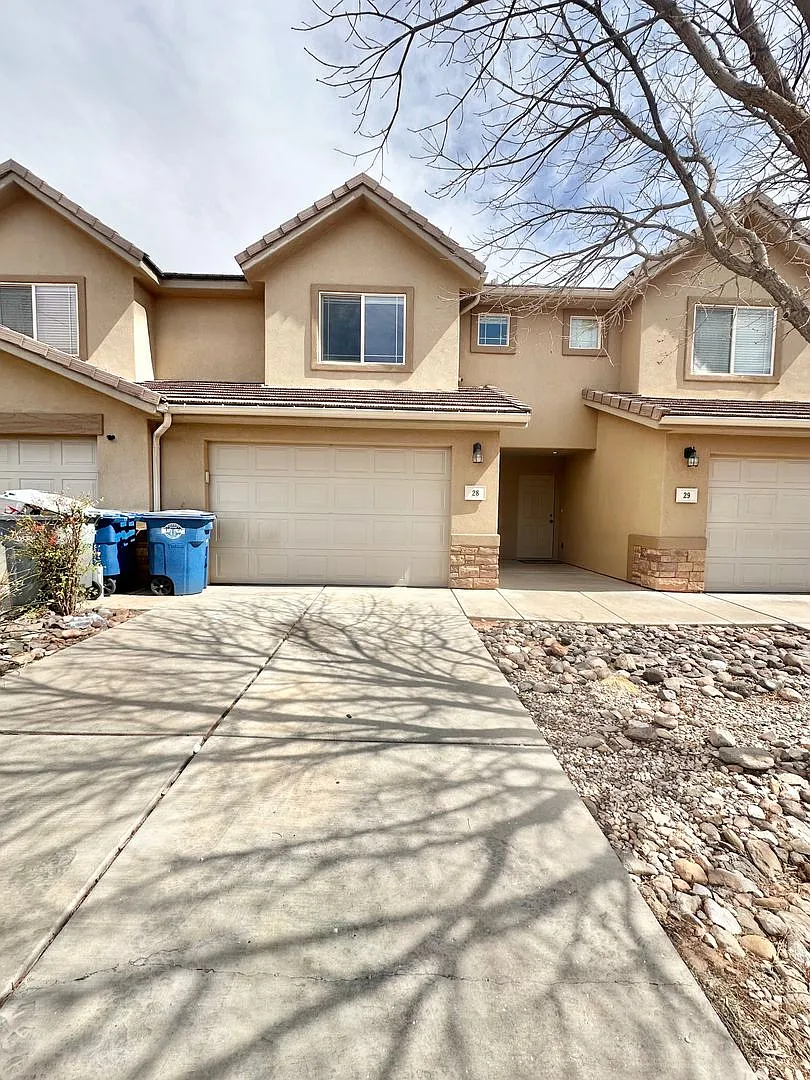Building Photo - 1000 E Bluff View Dr #28
