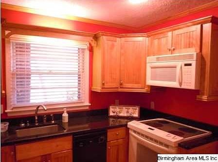5th image of 1007 8th St NE