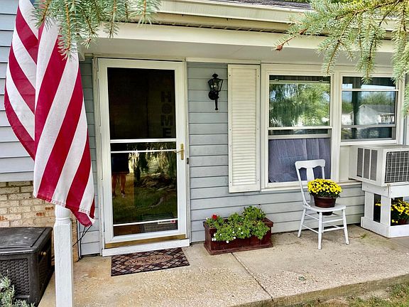 4th image of 15703 Meadowbrook Dr