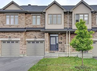 617 Sunburst St, Ottawa, ON K1T 0L1