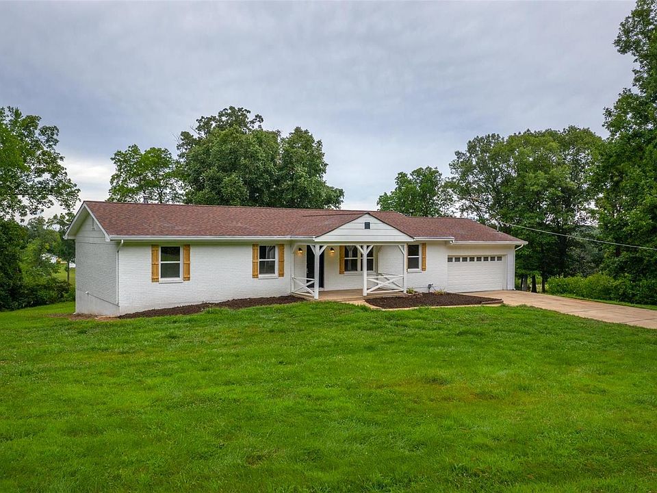 1st image of 971 Woods Ln