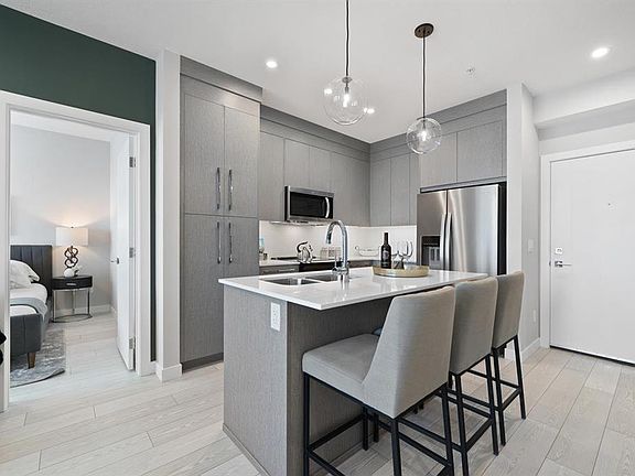4th image of 44 W Skyview Pkwy #2419