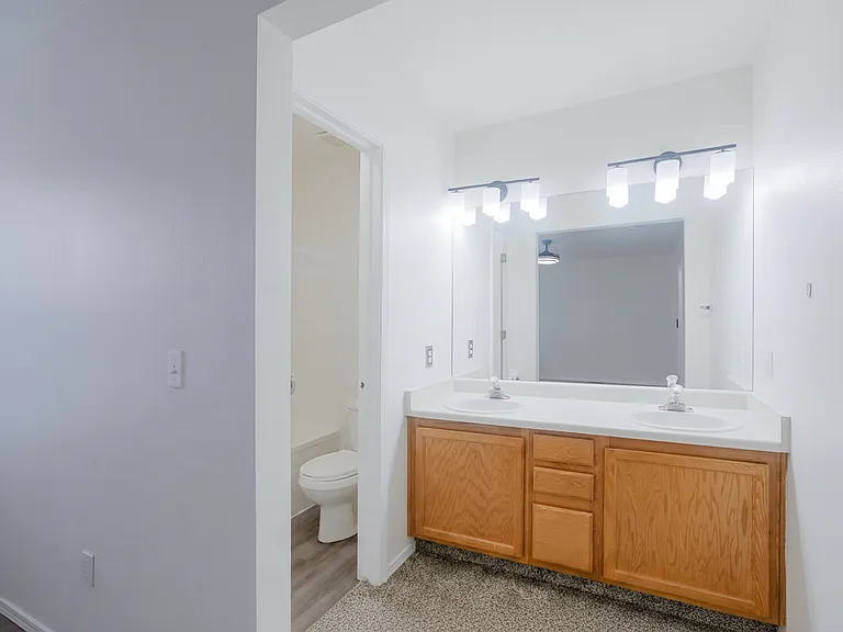 8302 Cooper River Dr — Photo 12