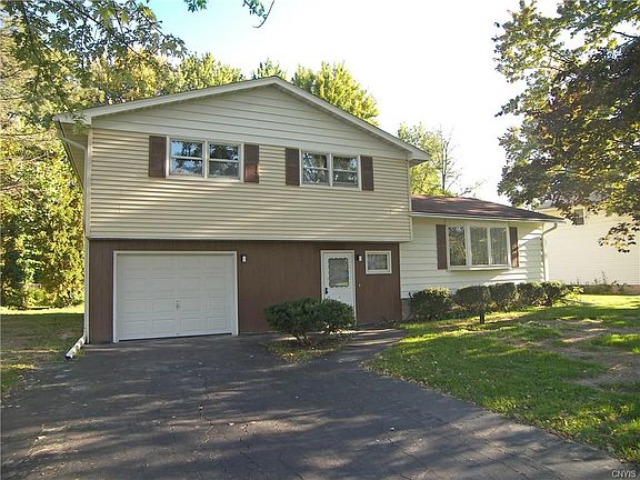 5th image of 7 Lorraine Cres