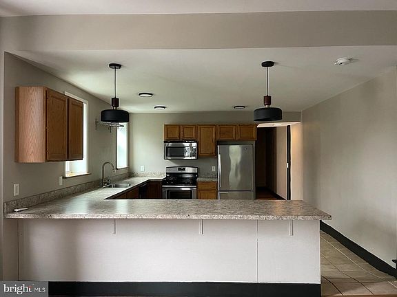 2nd image of 2201 E Thompson St Floor 2