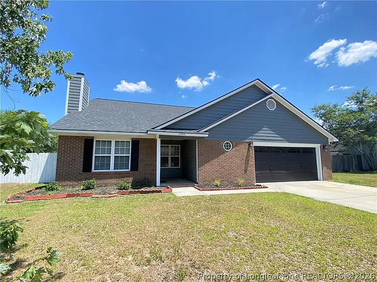 242 Heartwood Dr — Photo 1