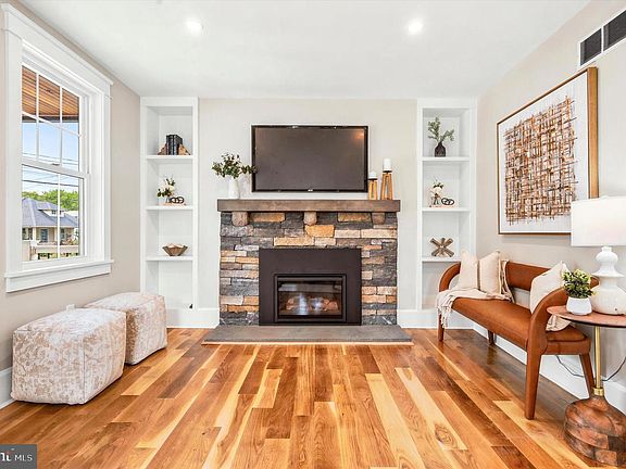 5th image of 414 Ellerslie Ave