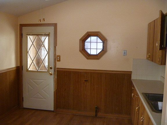 5th image of 147 Sioux Ave