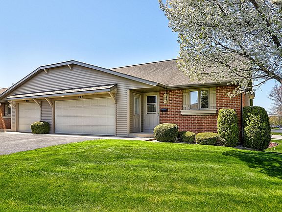 4th image of 247 Interlaken Ct