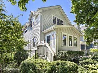 130 N Oak St, Elmhurst, IL 60126