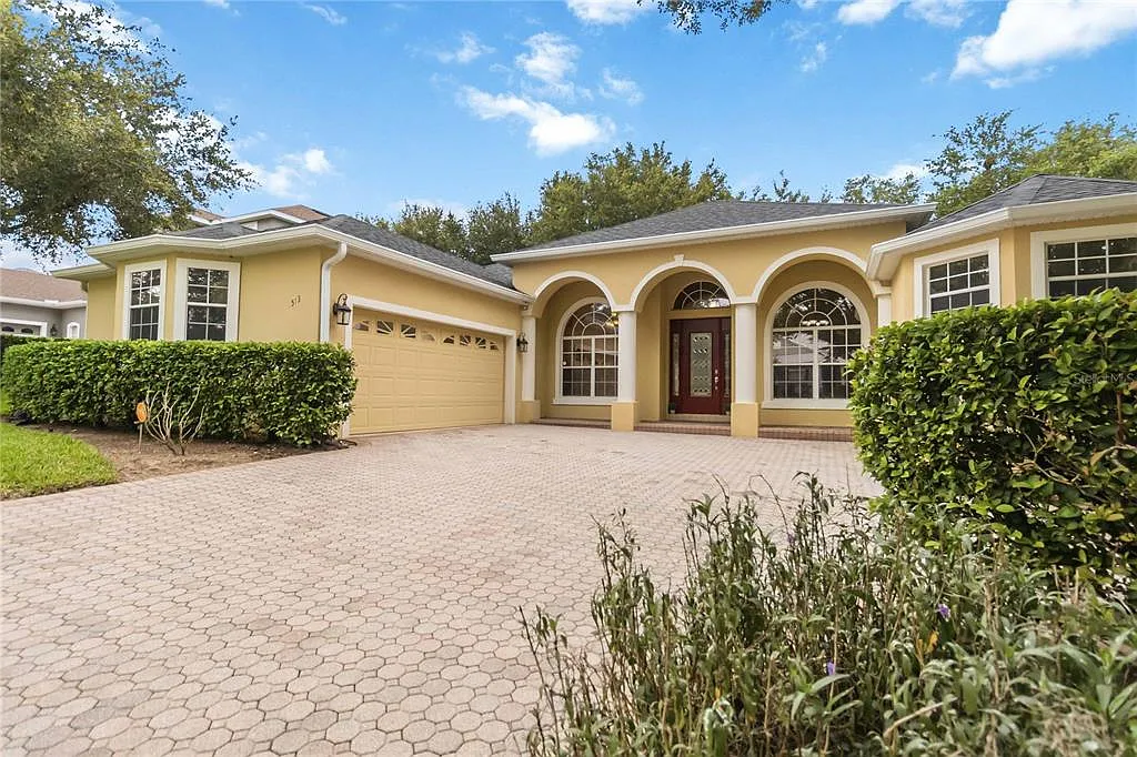 4 bed, 3.0 bath, 2807 sqft, $2,990 — Photo 2