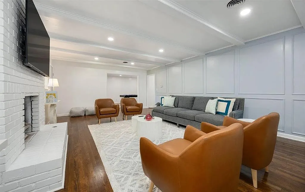 6 bed, 2688 sqft, $5,000 — Photo 3