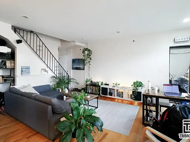 421 Smith St #3B — Photo 2