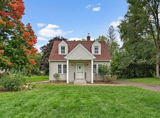 1742 Howard St N, Maplewood, MN 55109