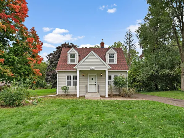 1742 Howard St N, Maplewood, MN 55109