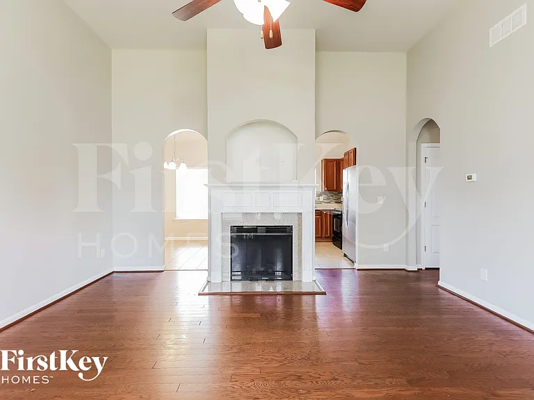 4737 Rosser Loop Dr — Photo 4