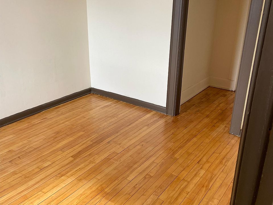2nd image of 727 1/2 Oak St