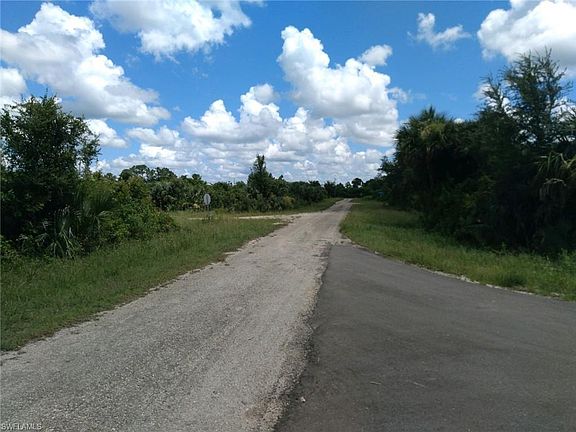 Home For Sale In Lehigh Acres