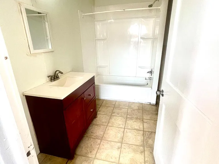 611 N 9th St #2 — Photo 9