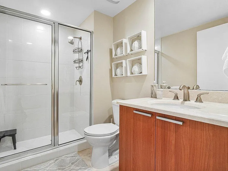 2650 Lake Shore Dr #206 — Photo 24