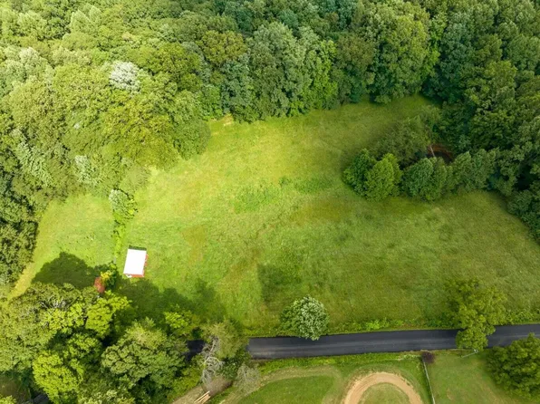 180 Water Tank Hill Rd, Johnson City, TN 37604
