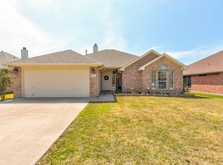 717 Park Ridge Dr, Cleburne, TX 76033