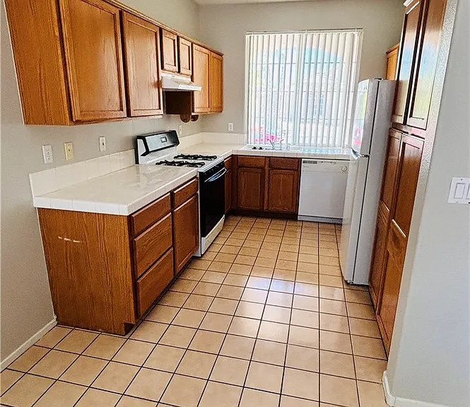 10660 Windrose Point Ave — Photo 3