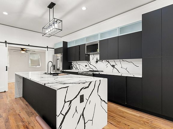 2nd image of 6617 S Langley Ave #1