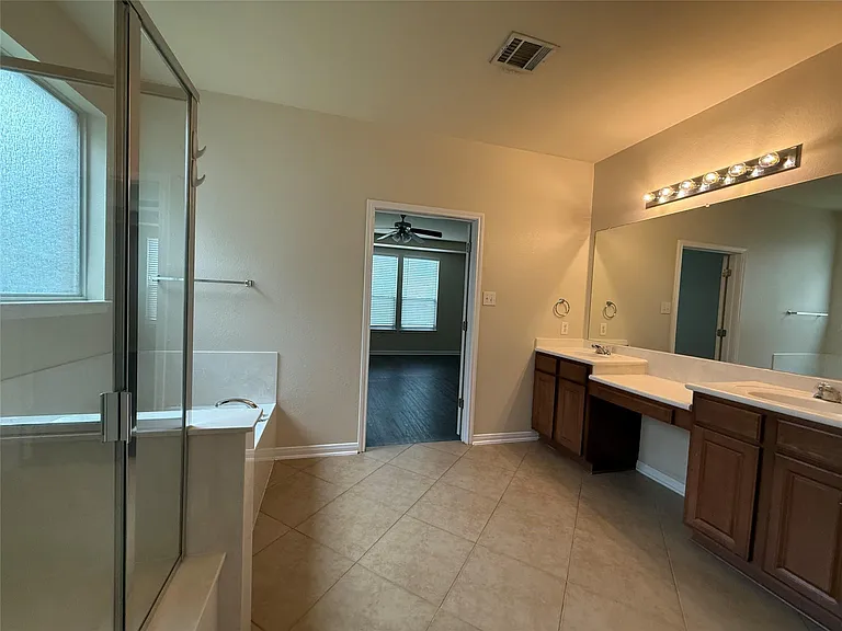 1209 Laurel Oak Trl — Photo 11