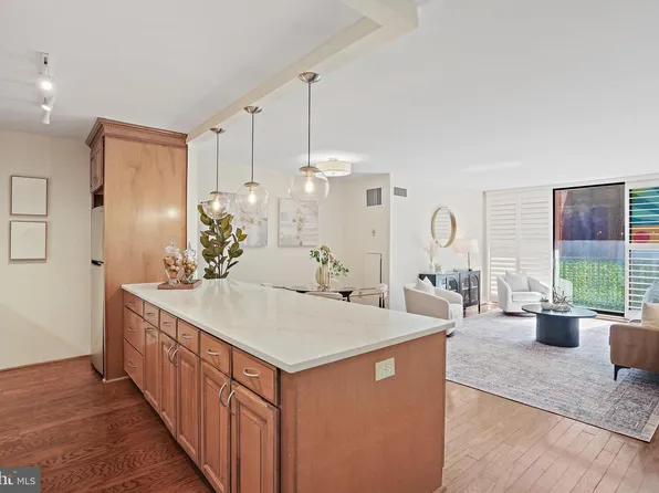 2555 Pennsylvania Ave NW APT 407, Washington, DC 20037