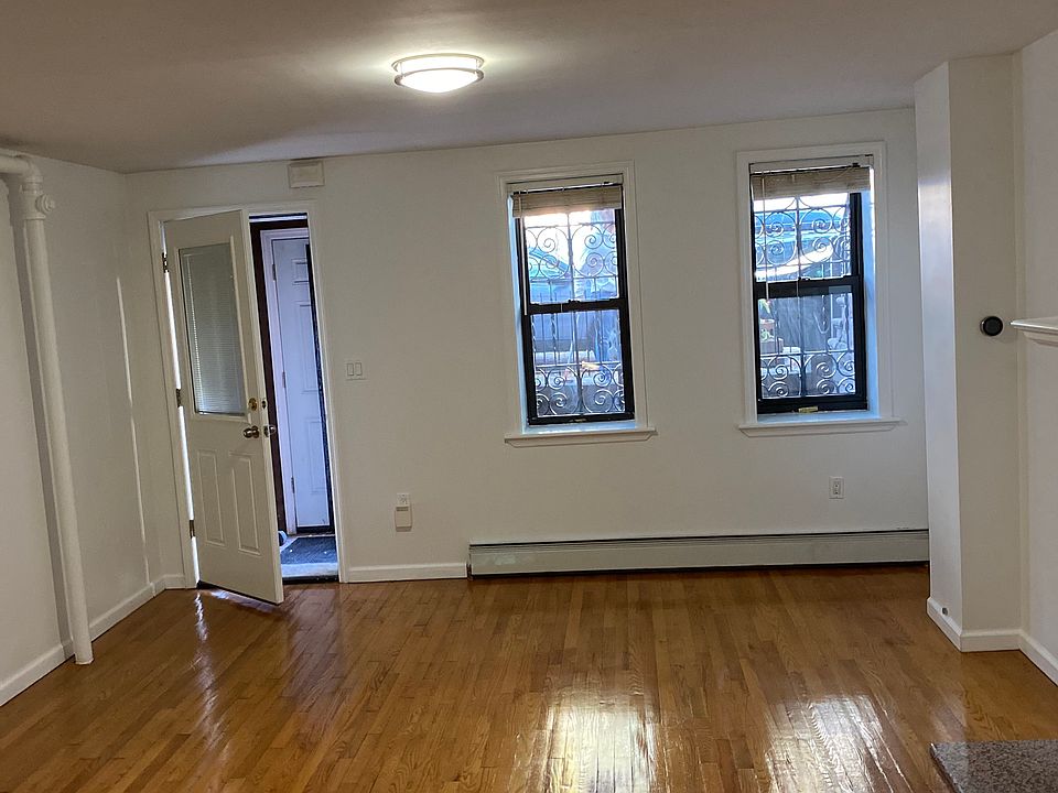 1st image of 312 W 140th St