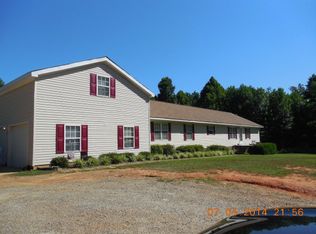 19517 Boydton Plank Rd, Warfield, VA 23889