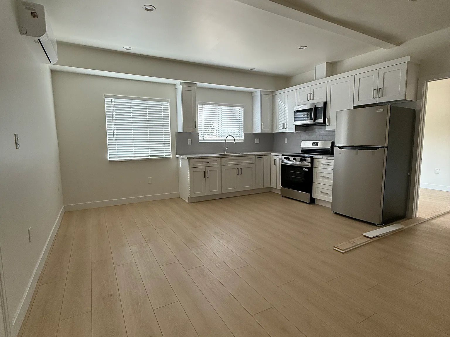 2 bed, 600 sqft, $2,850 — Photo 3