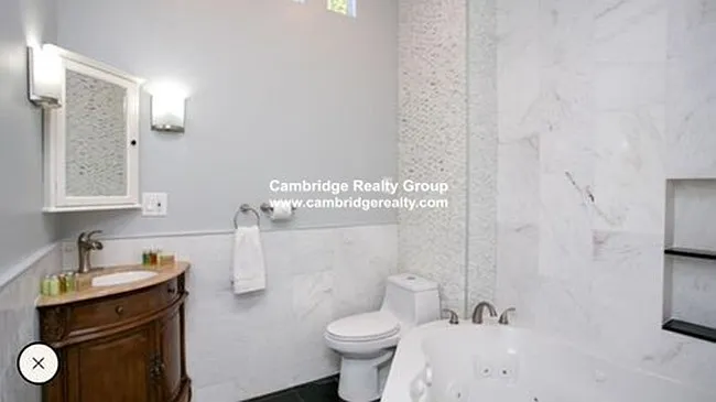 7 Story St #1 — Photo 10