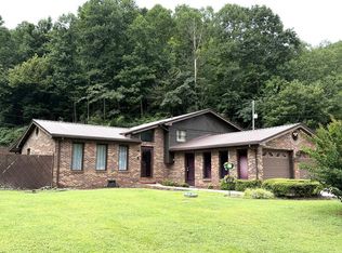 61 Leatherwood Ln, Dana, KY 41615