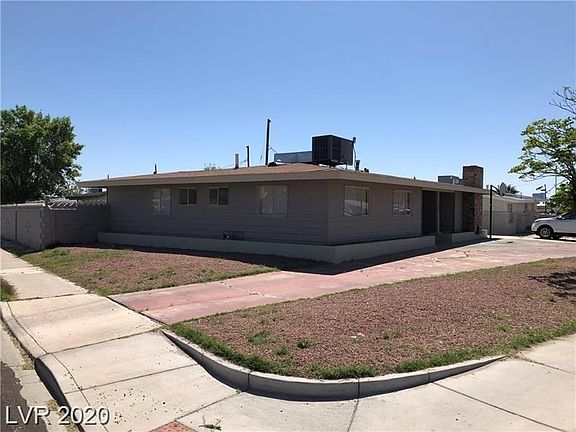 4th image of 1330 Silver Lake Dr